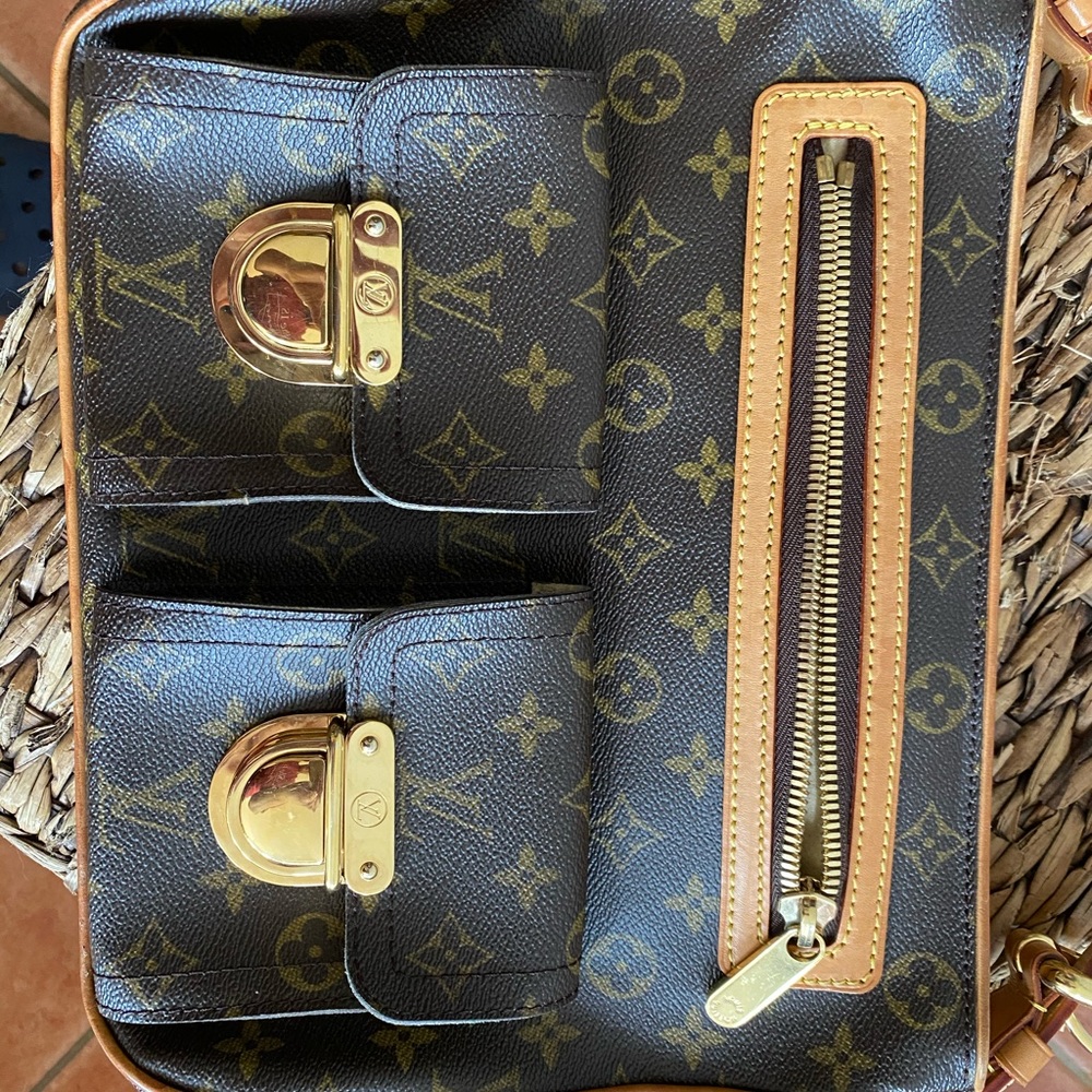 Louis Vuitton monogram shoulder bag